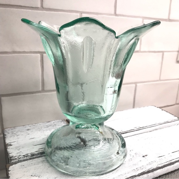 Green Recycled Glass Tulip Flower Shaped Pedestal Votive Candle Holder - Picture 7 of 14